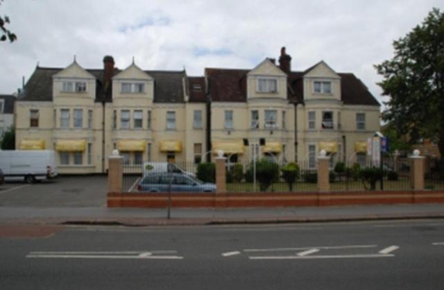 Croydon Court Hotel Exterior photo
